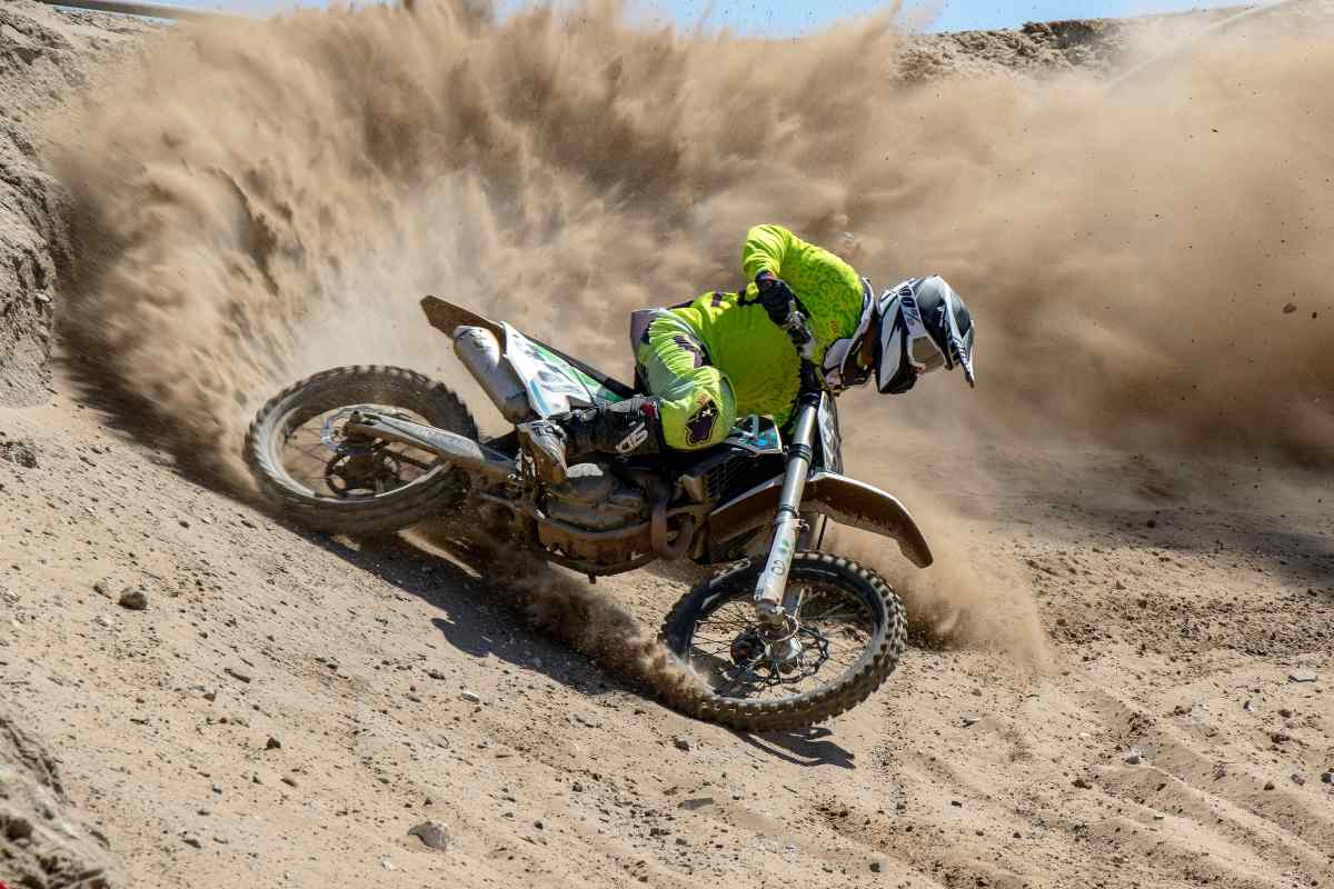 Tot ce trebuie să știi despre &icirc;ntreținerea unei motociclete enduro: ungere, curăţare, verificări şi mentenanţa sezonierăa asasasas,9 - NordicaMoto